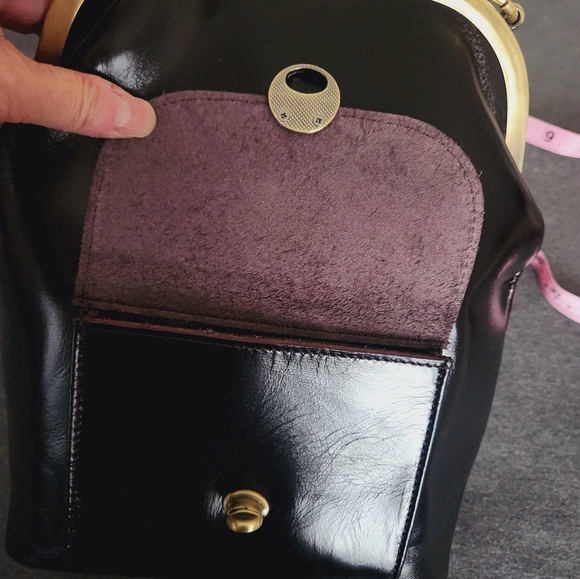 Tashenkender  LEATHER FRAME CROSSBODY BAG KISSLOCK - Picture 10 of 14